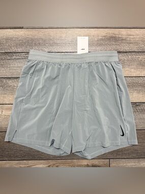 Nike Yoga Men's Light Gray Athletic Training Shorts